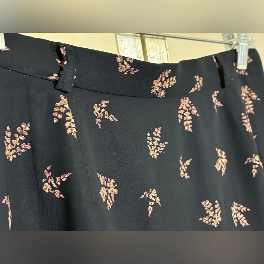 Studio Jax Black and Red Paisley Pencil Skirt Sz 10